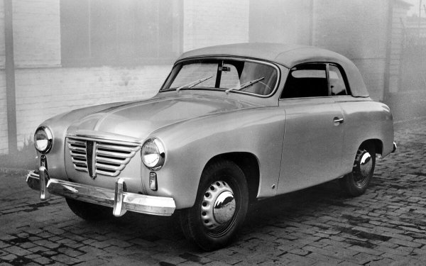 Въпреки че има само двуцилиндров двутактов (688 куб см) двигател, GP700 е изключително иновативен автомобил с предно задвижване. Стилен, удобен. От 1952 година получава дори впръскване на гориво - за първи път при сериен автомобил.
